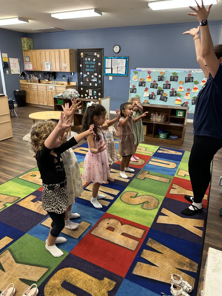 happy-kids-with-happy-teacher